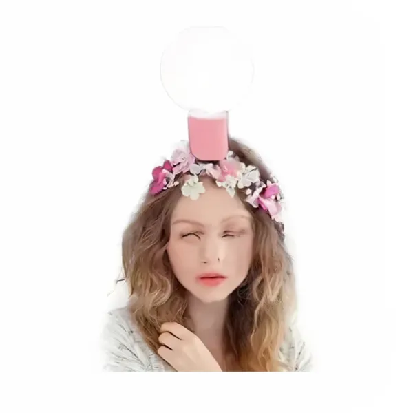 Anneau lumineux LED clip portable rose fixé sur un smartphone avec une femme portant une couronne de fleurs